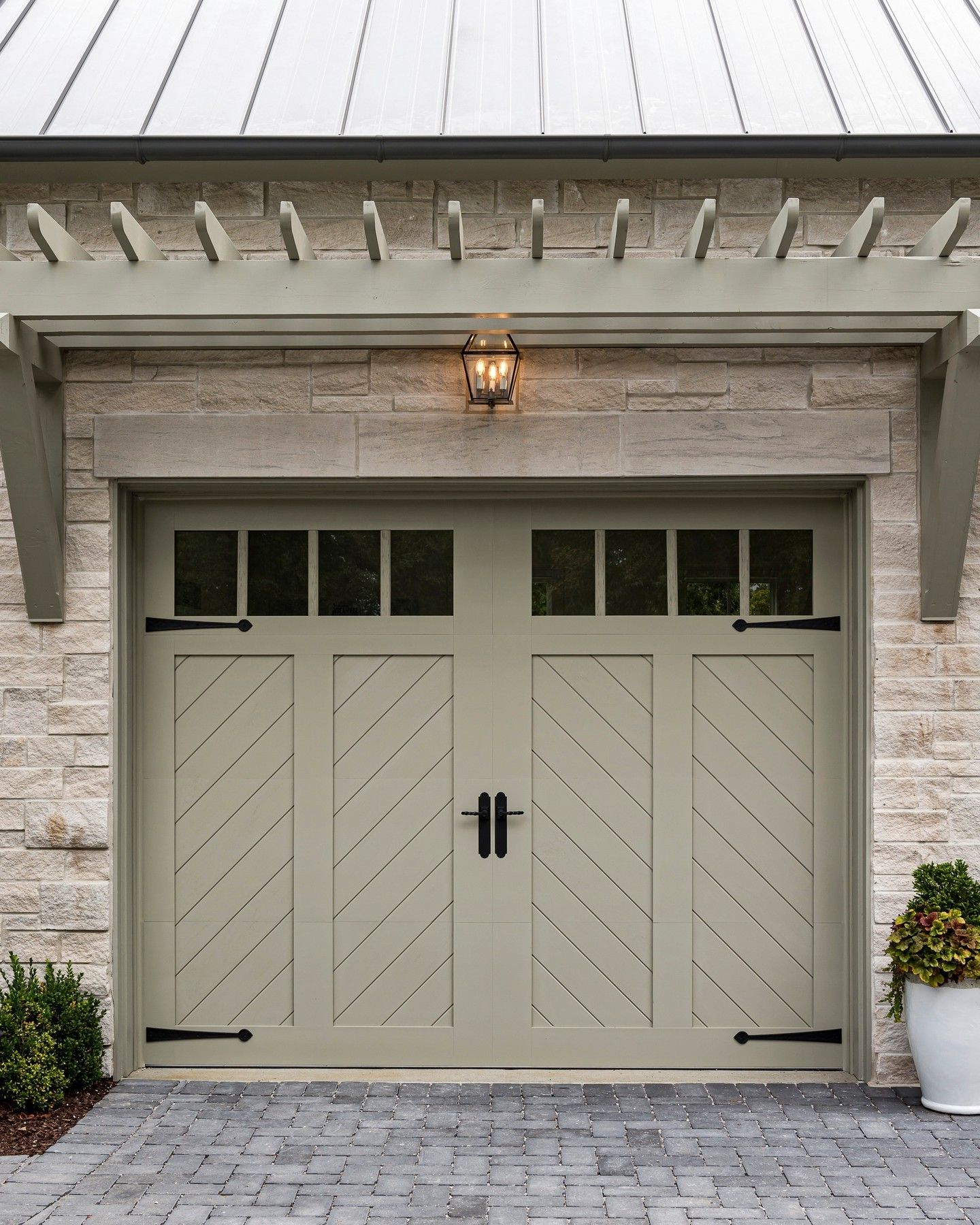 Garage Door Broward - Professional garage door repair and installation services in Broward County